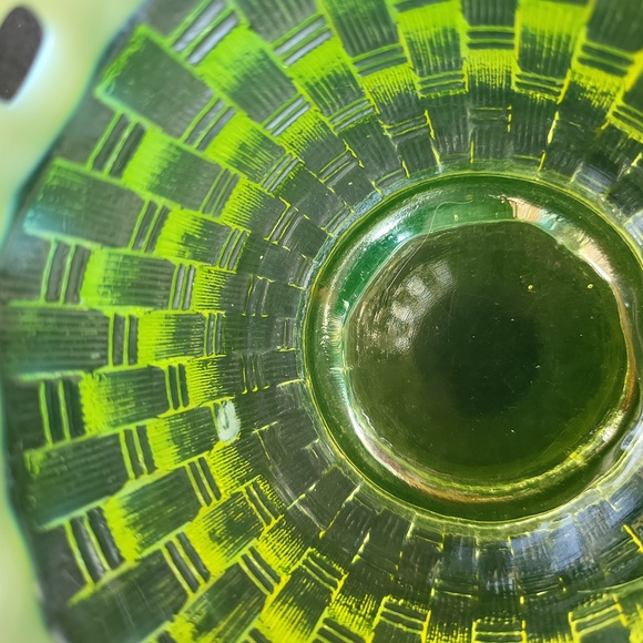 Fenton Uranium Glass Yellow Green Basket 4.5" - Picture 6 of 10